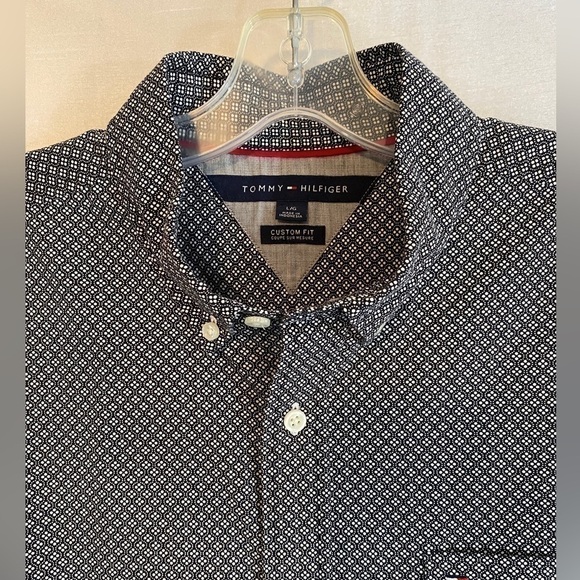Tommy Hilfiger Short Sleeve Button-Down Shirt  Navy Blue Mens Lg - Picture 3 of 10